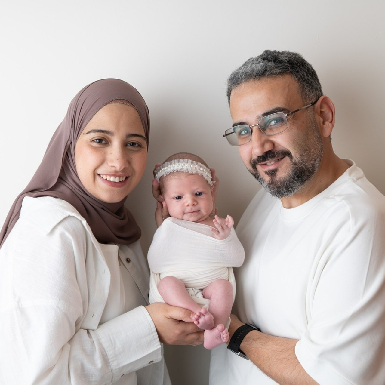 Best recommended newborn photographer Doha Qatar. Best Newborn photography Doha Qatar | Home service available | Book now