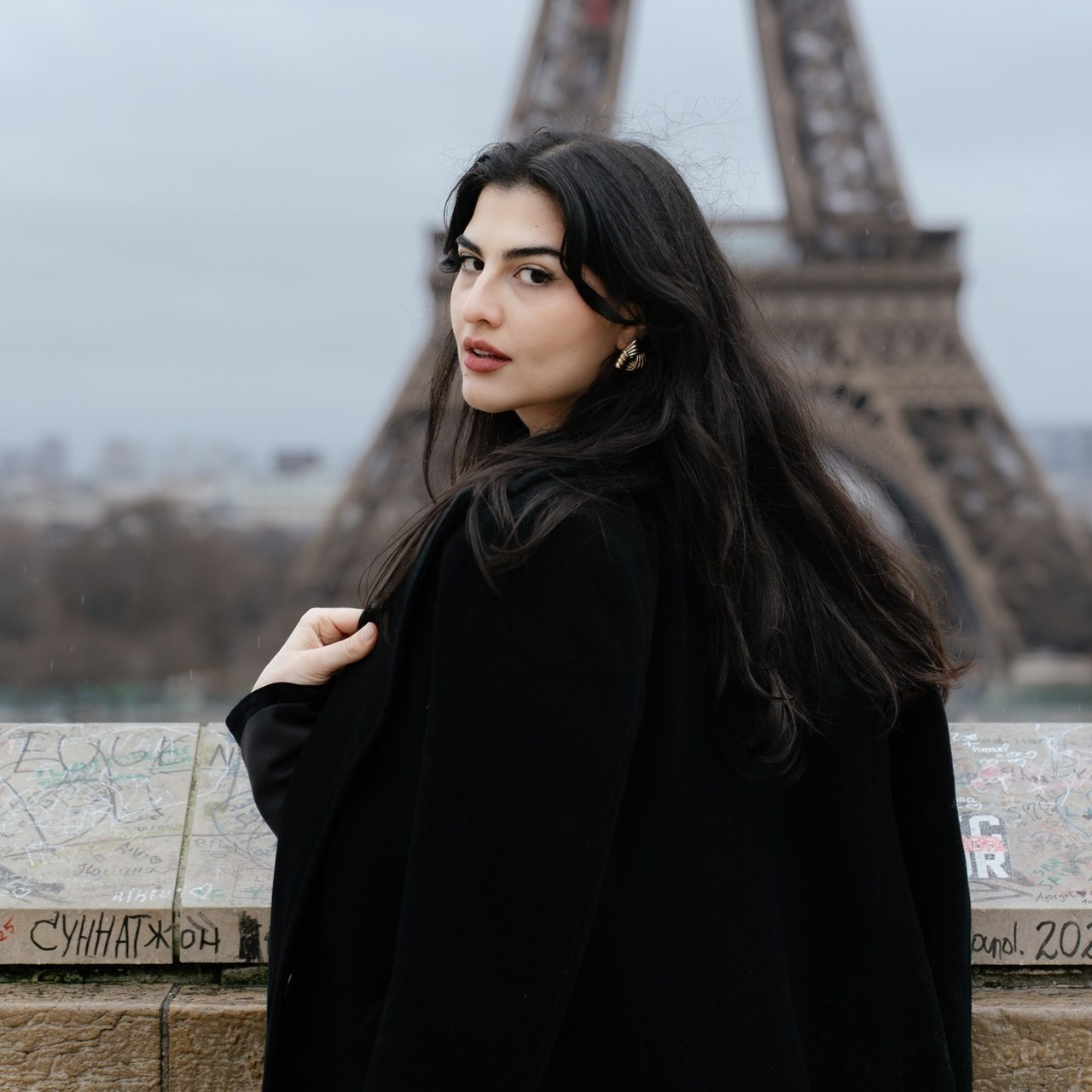 Paris Photographer Reviews | Testimonials from Couple & Solo Photoshoots in Paris. Paris Photographer & Videographer