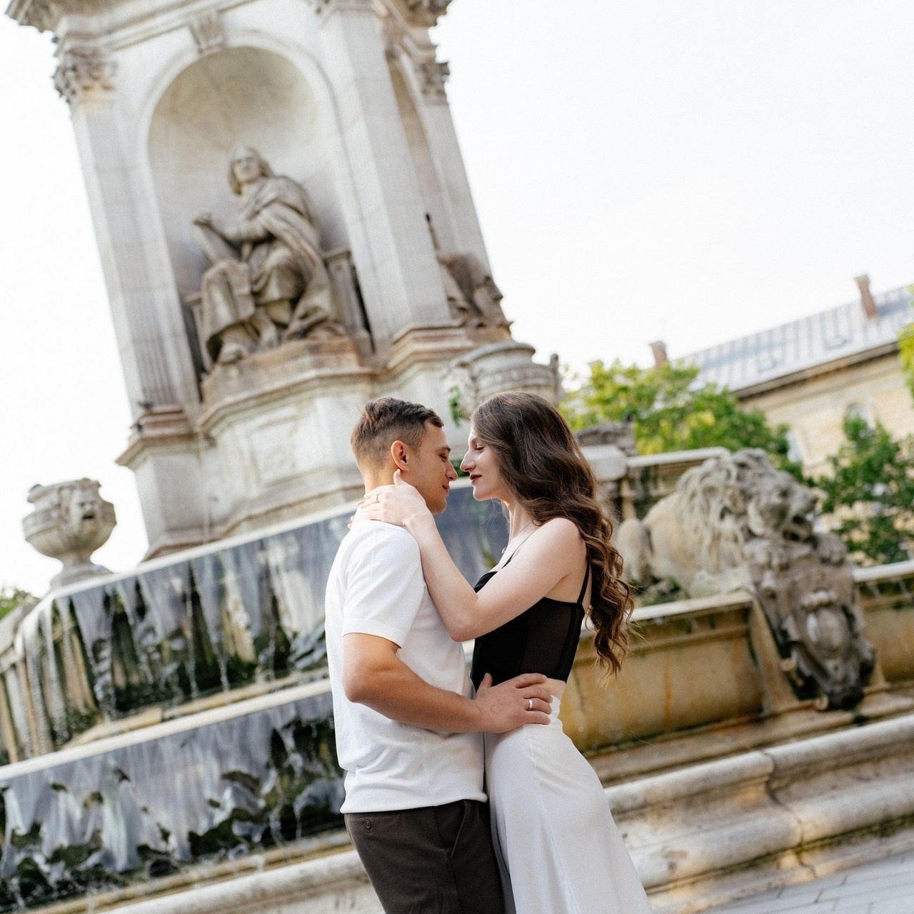 Paris Photographer Reviews | Testimonials from Couple & Solo Photoshoots in Paris. Paris Photographer & Videographer