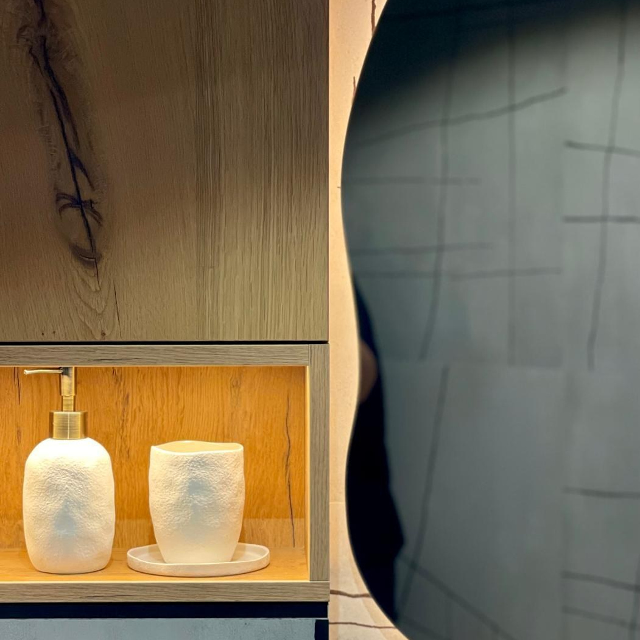 Amumi 1 – Proiect Design Interior Modern. IONESCU ELENA