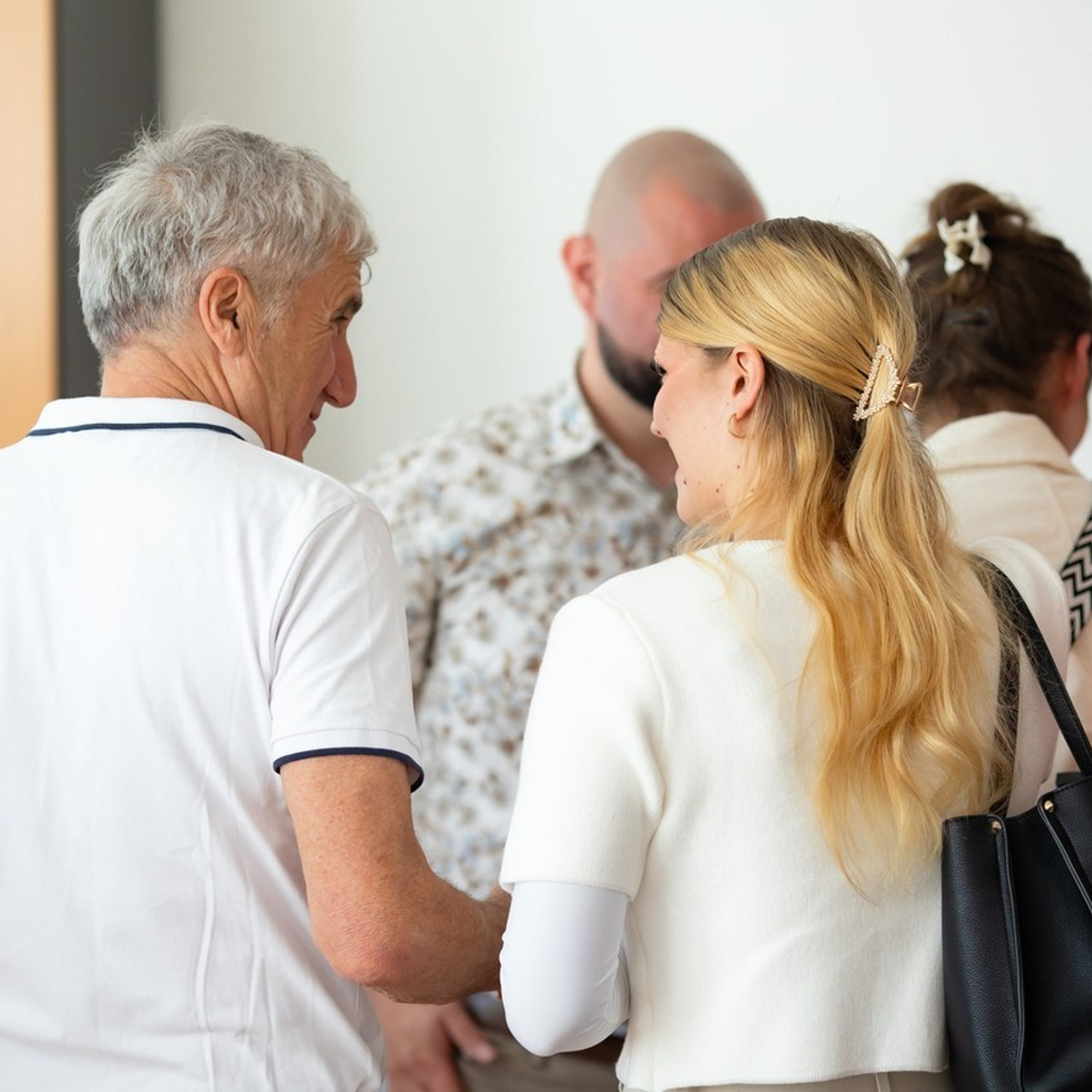 Kundenbewertungen. Adelya Tomin