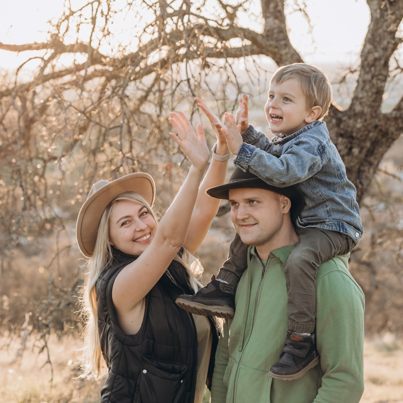 Reviews. Family and children’s lifestyle photographer Elena Tumanova