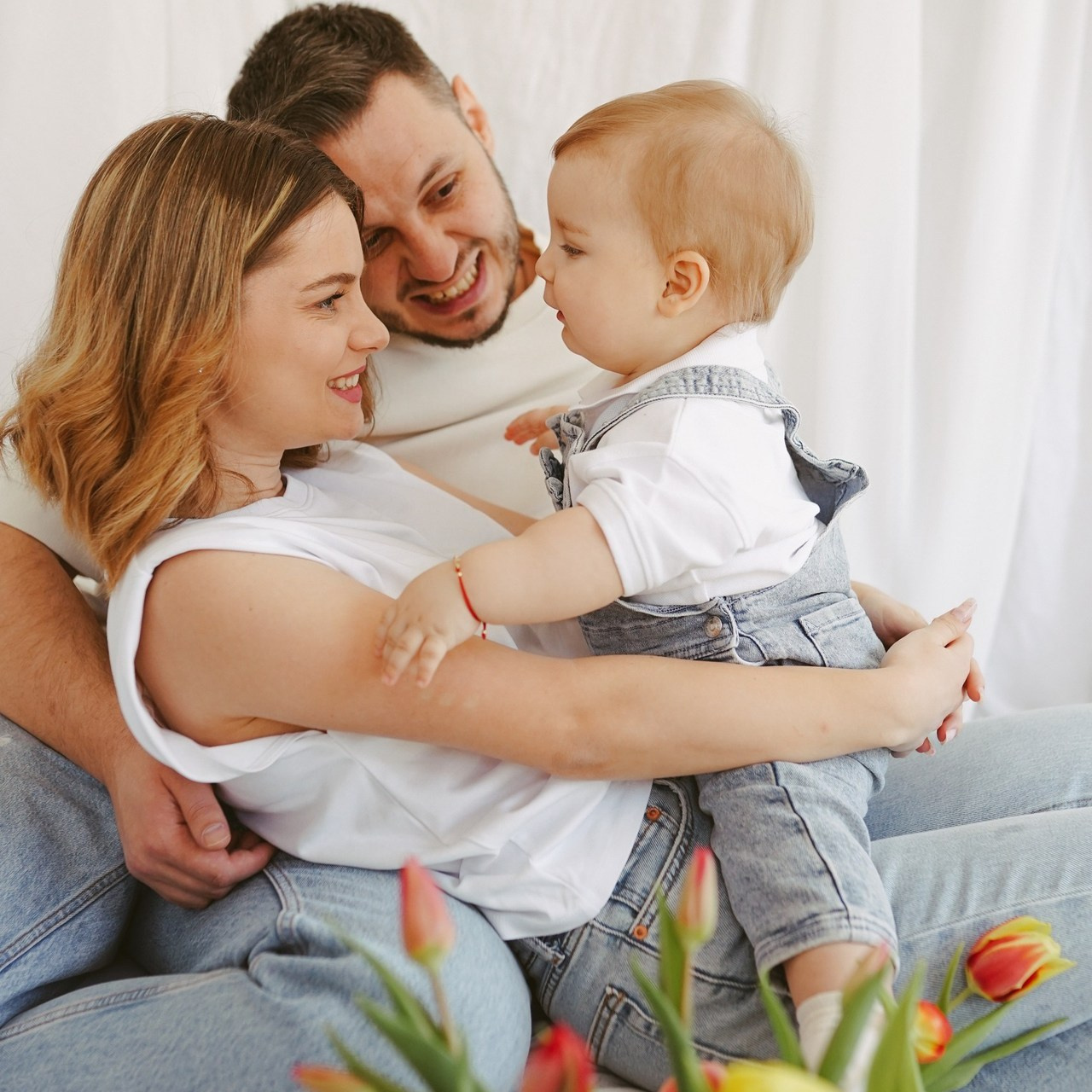 Mărturii și Experiențe ale Părinților | Mădălina Beda. Madalina Beda- Artist vizual, fotograf, doula la nastere, consultant babywearing Brasov si in toata tara