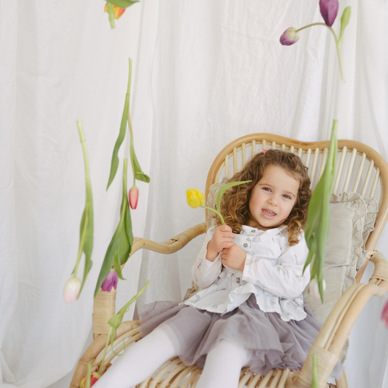 Mărturii și Experiențe ale Părinților | Mădălina Beda. Madalina Beda- Artist vizual, fotograf, doula la nastere, consultant babywearing Brasov si in toata tara