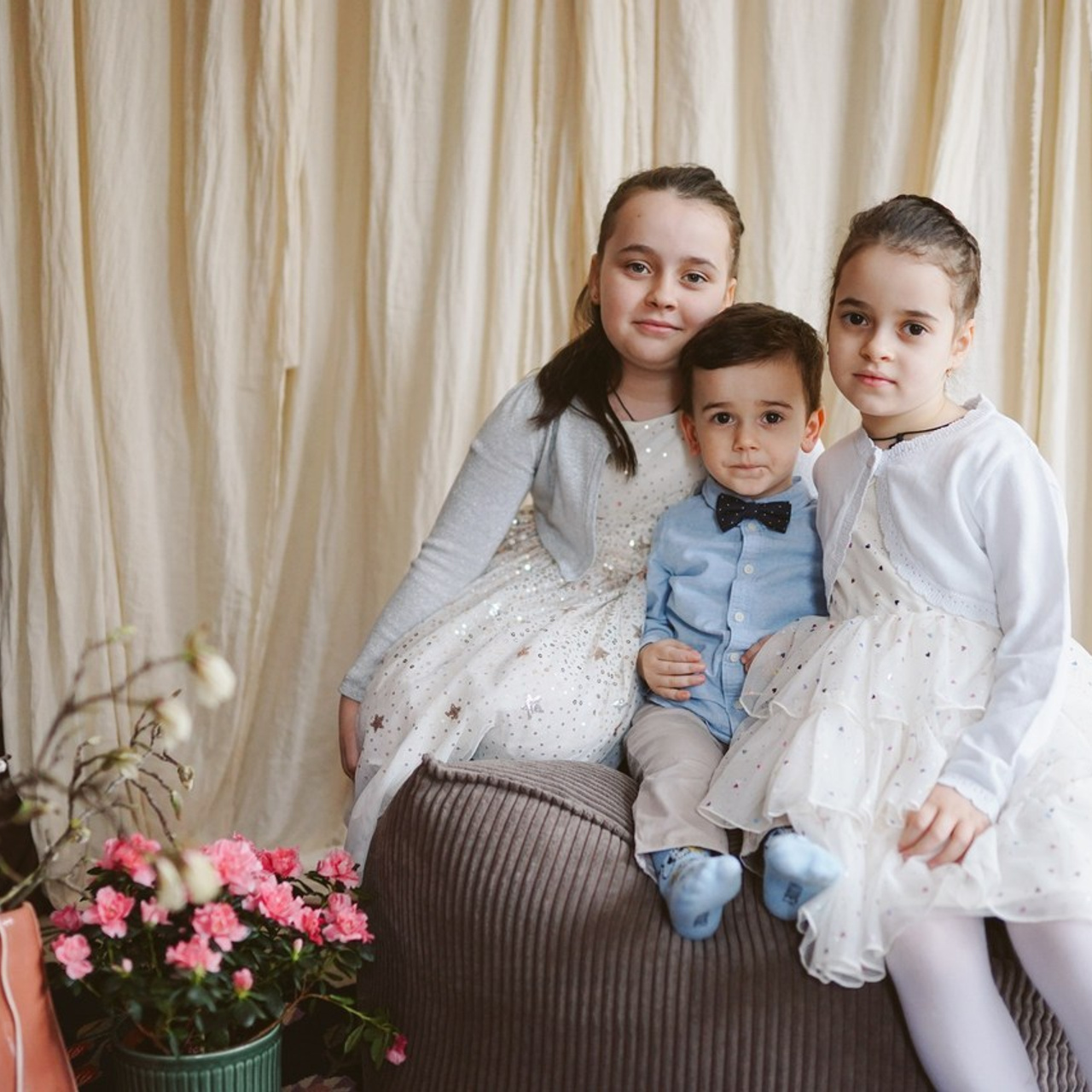 Mărturii și Experiențe ale Părinților | Mădălina Beda. Madalina Beda- Artist vizual, fotograf, doula la nastere, consultant babywearing Brasov si in toata tara