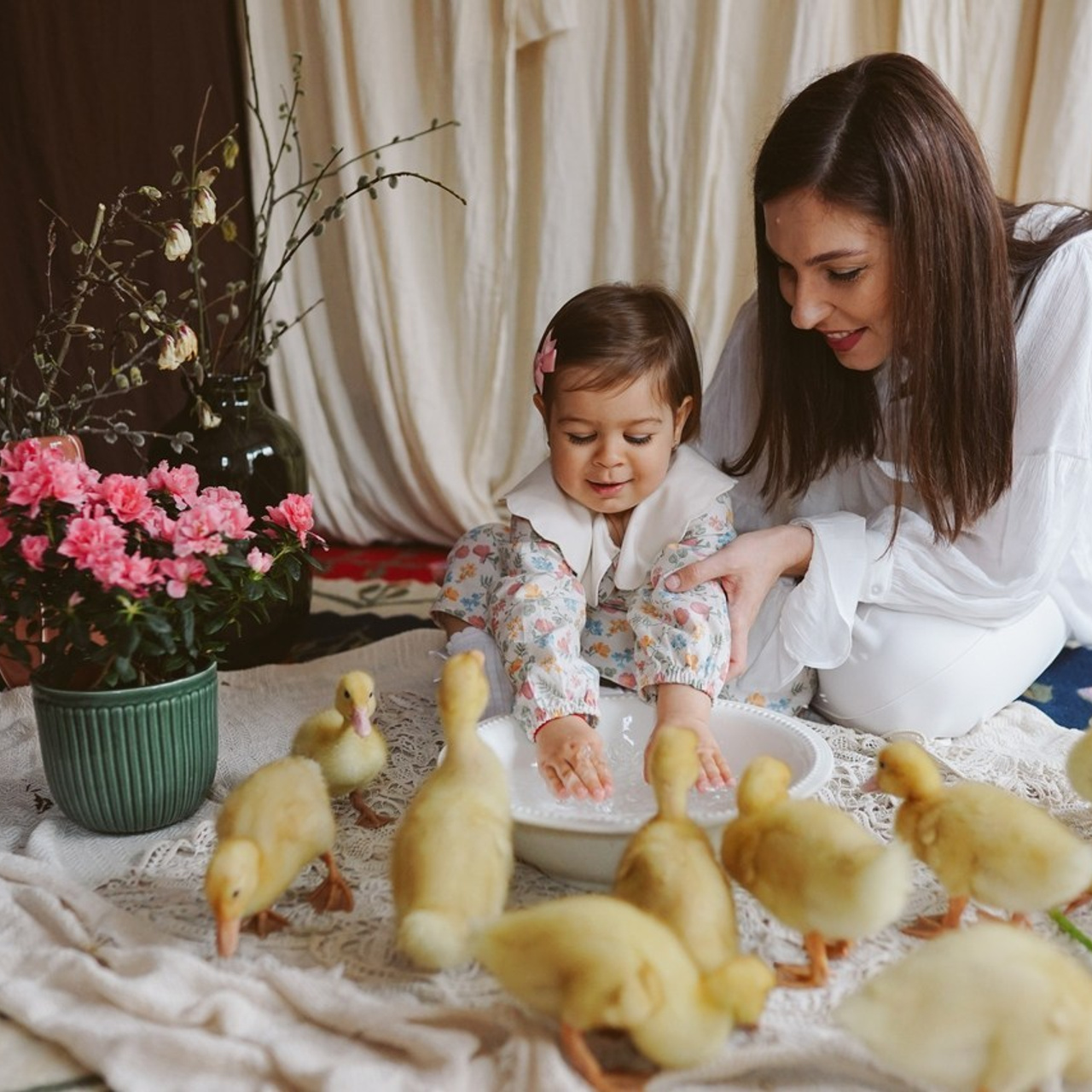 Mărturii și Experiențe ale Părinților | Mădălina Beda. Madalina Beda- Artist vizual, fotograf, doula la nastere, consultant babywearing Brasov si in toata tara