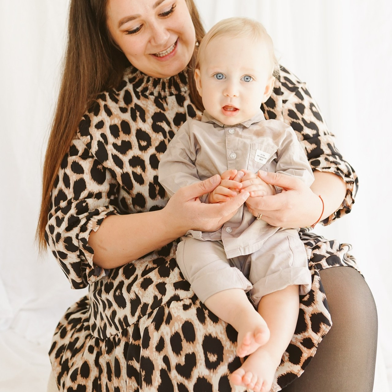 Mărturii și Experiențe ale Părinților | Mădălina Beda. Madalina Beda- Artist vizual, fotograf, doula la nastere, consultant babywearing Brasov si in toata tara