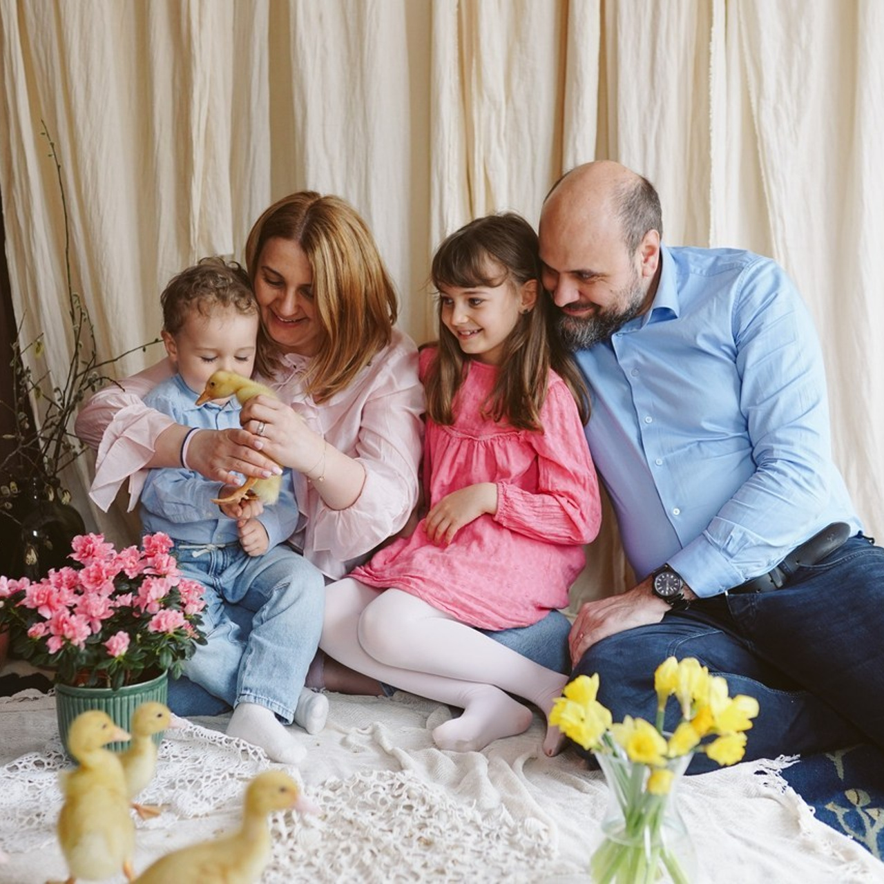 Mărturii și Experiențe ale Părinților | Mădălina Beda. Madalina Beda- Artist vizual, fotograf, doula la nastere, consultant babywearing Brasov si in toata tara