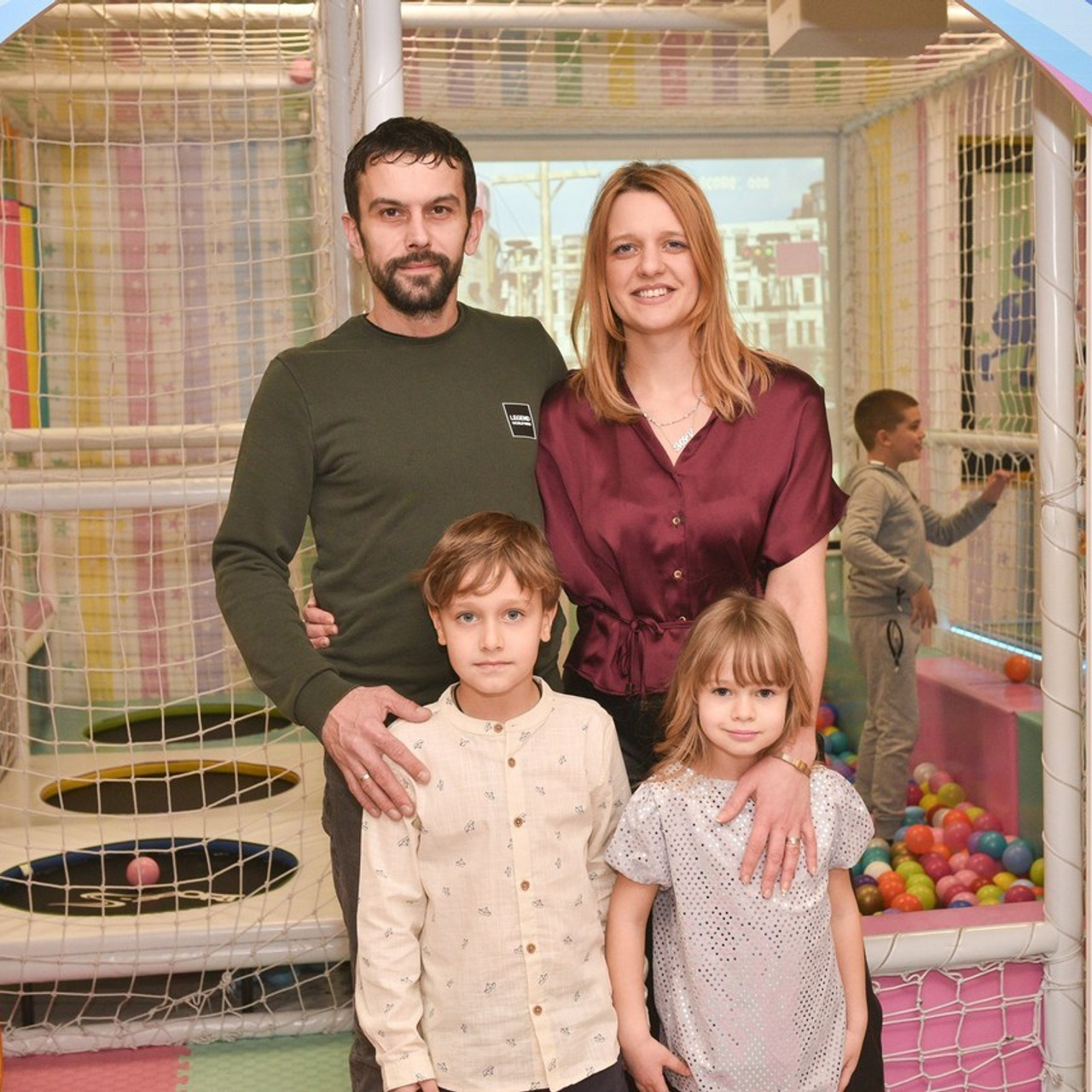 Recenzije. Fotograf Novi Sad Maja Vukelic Pavkov, maturanti, portreti, fotografisanje proizvoda