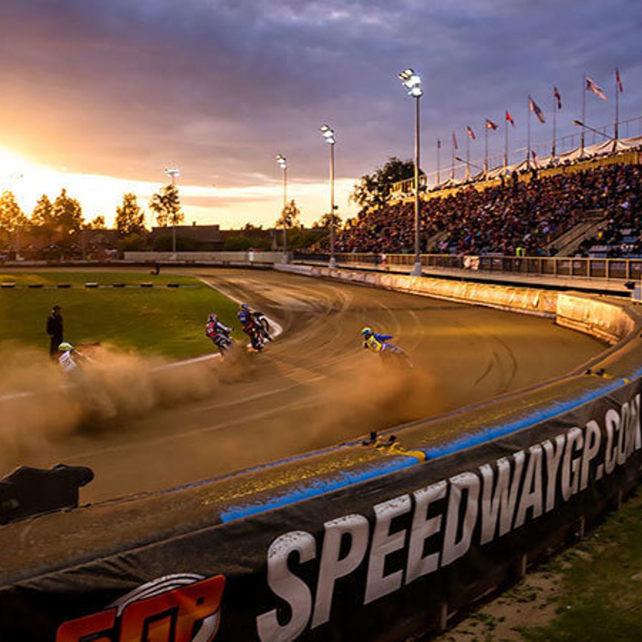 Atsauksmes. Fotogrāfs Romualds Rubenis un Artemijs Stašāns