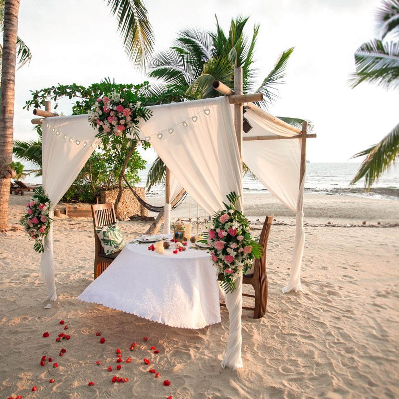 Photo. Romantic proposal on Koh Samui, Thailand