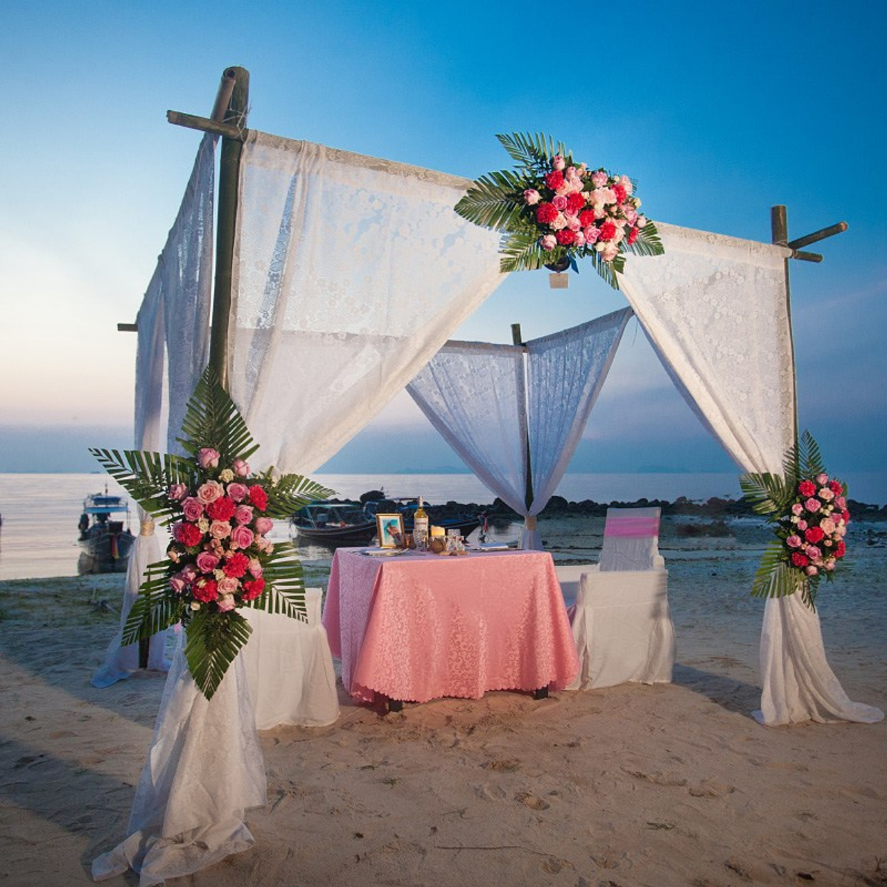 Photo. Romantic proposal on Koh Samui, Thailand