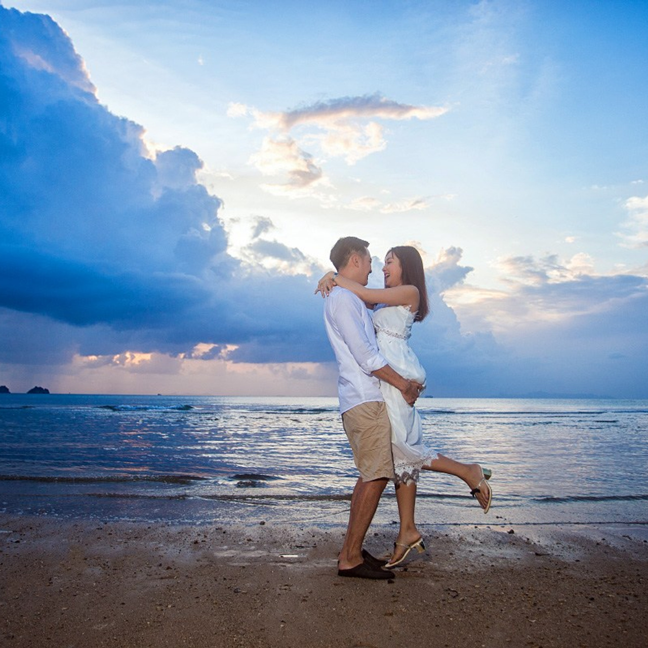 Photo. Romantic proposal on Koh Samui, Thailand