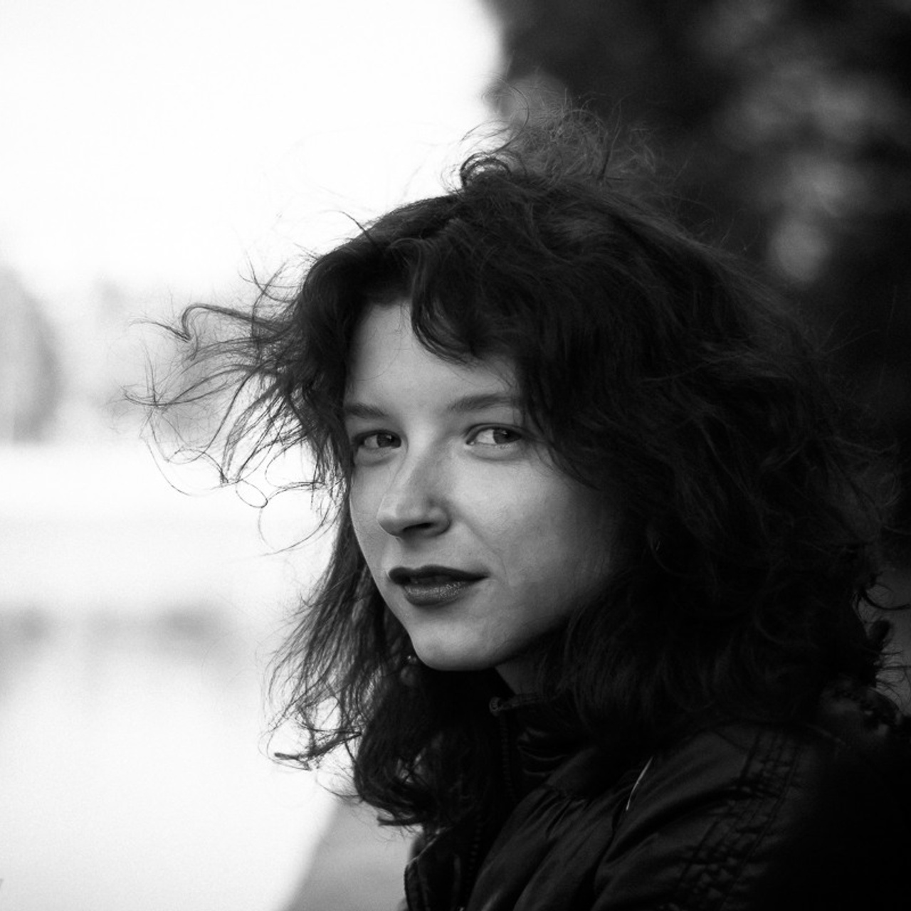 Portret – profesjonalna fotografia portretowa w Poznaniu | Stanislau Krasouski. Stanislau Krasovski – Fotografia artystyczna i kreatywne sesje w Poznaniu