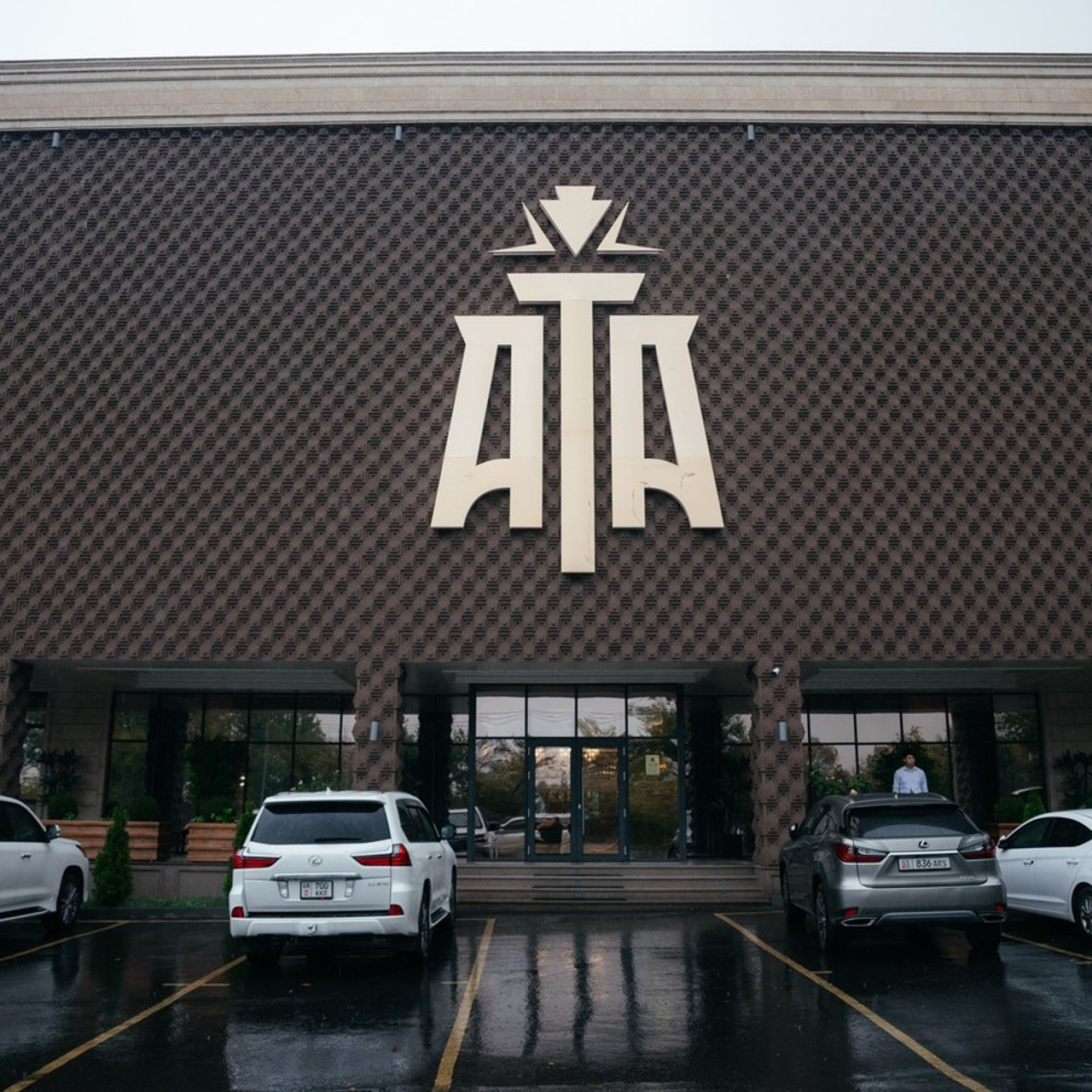 Отзывы. Свадебный LOVE STORY Семейный фотограф в Бишкеке Тилек Жантаев