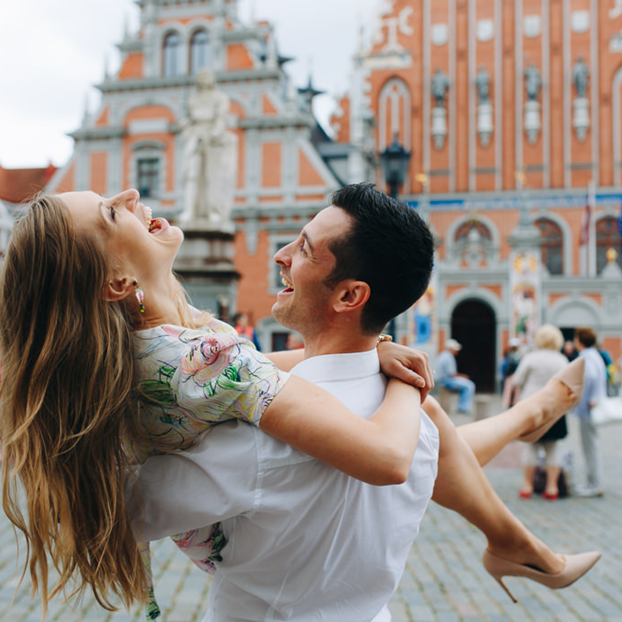 JAUTRAIS MĪLAS STĀSTS VECRĪGĀ