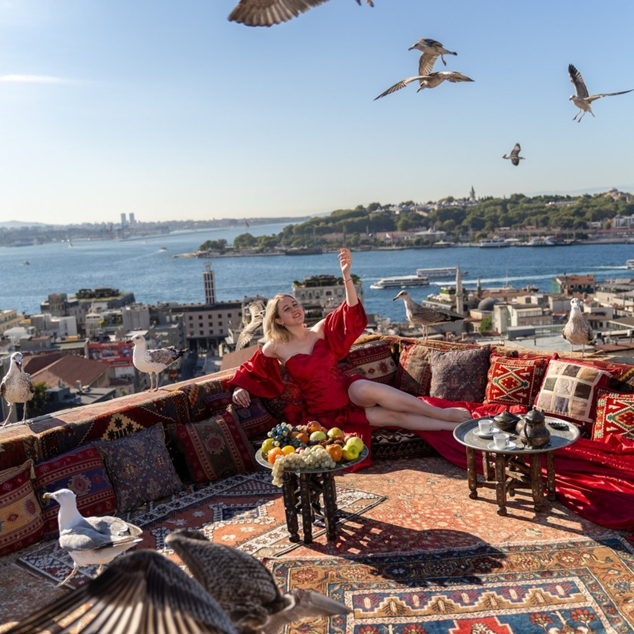 Фотосессия в Стамбуле. Фотограф в Стамбуле. Лайфстайл фотограф в Стамбуле Анатолий. Фотосессии на крышах с чайками