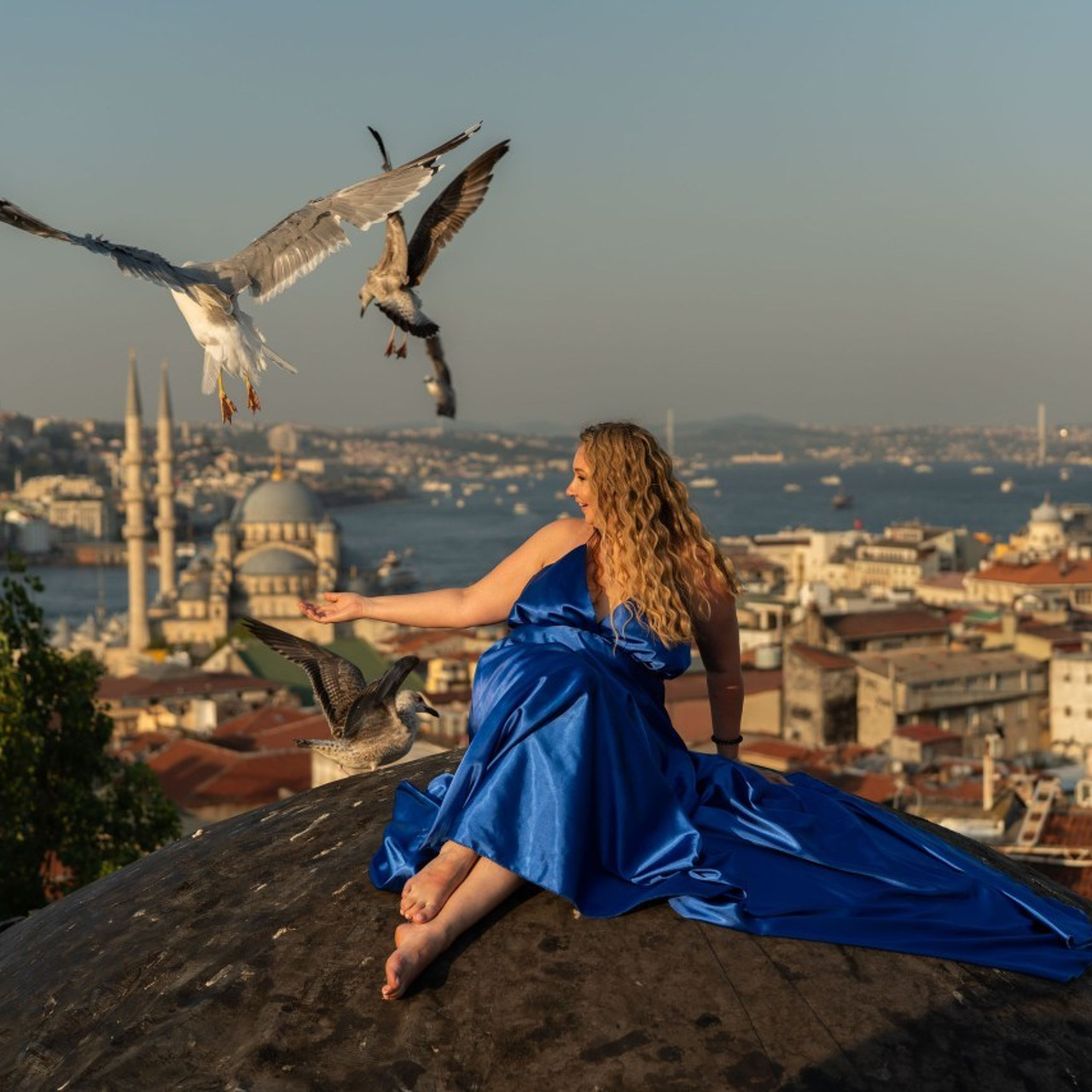 Фотосессия в Стамбуле. Фотограф в Стамбуле. Лайфстайл фотограф в Стамбуле Анатолий. Фотосессии на крышах с чайками