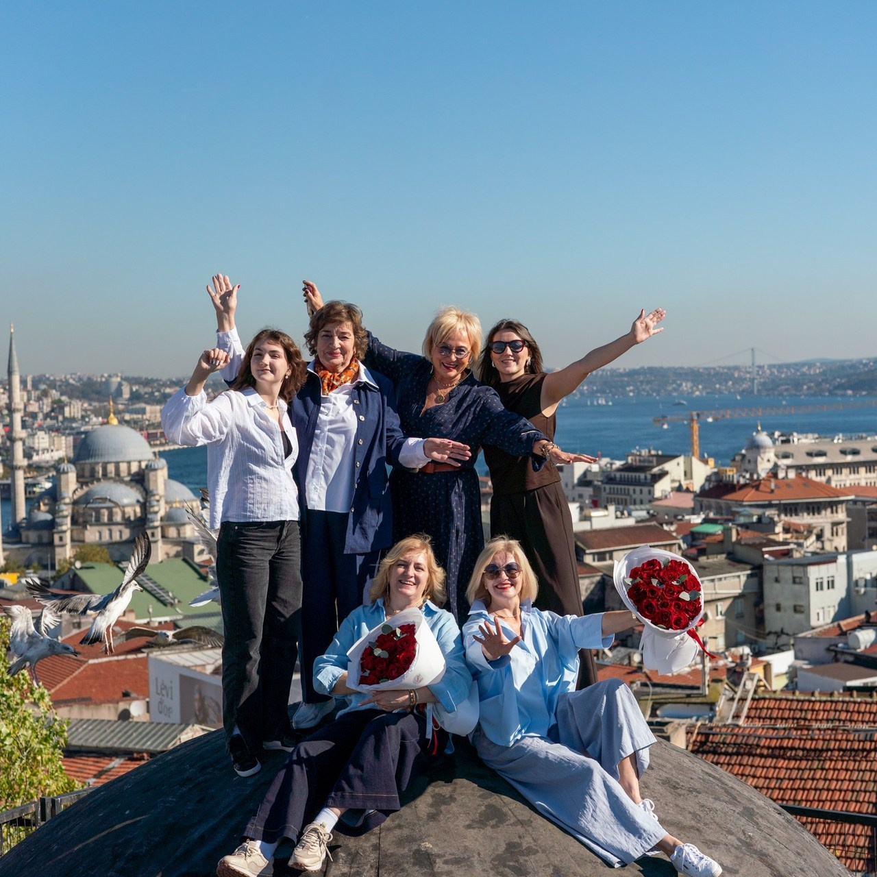 Фотосессия в Стамбуле. Фотограф в Стамбуле. Лайфстайл фотограф в Стамбуле Анатолий. Фотосессии на крышах с чайками
