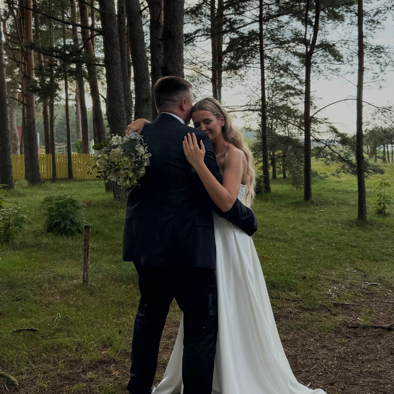 TAGASISIDE. Behind the Wedding – pulmasisulooja ja pruudi assistent