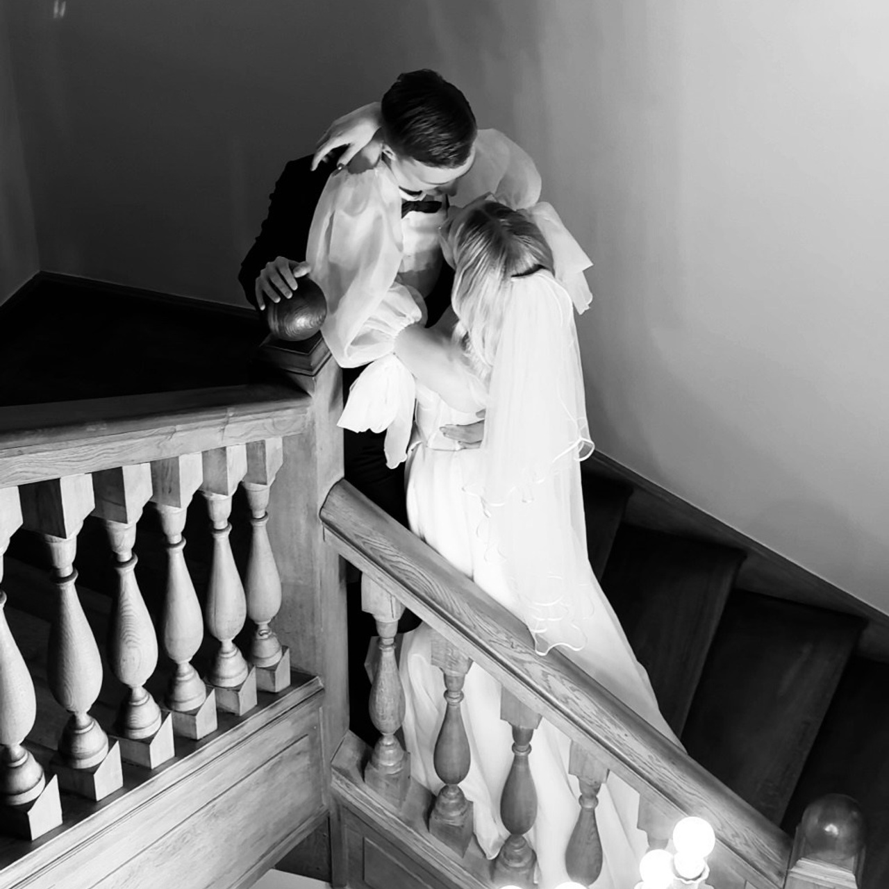 TAGASISIDE. Behind the Wedding – pulmasisulooja ja pruudi assistent