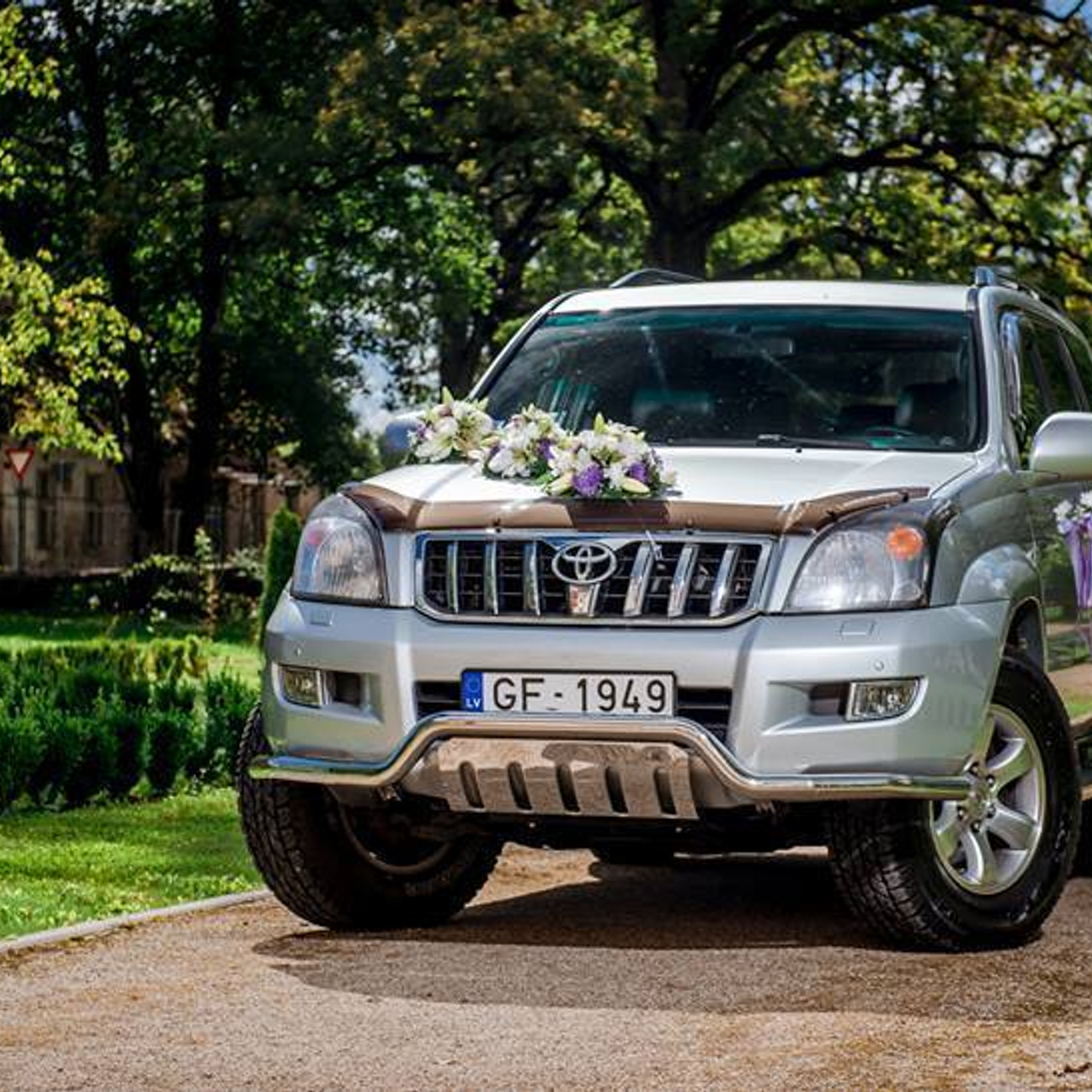 Оформление свадебной машины
Оформление свадебного авто
Декор на машину
Композиция на машину
Mašīna dekors
Kāzu auto