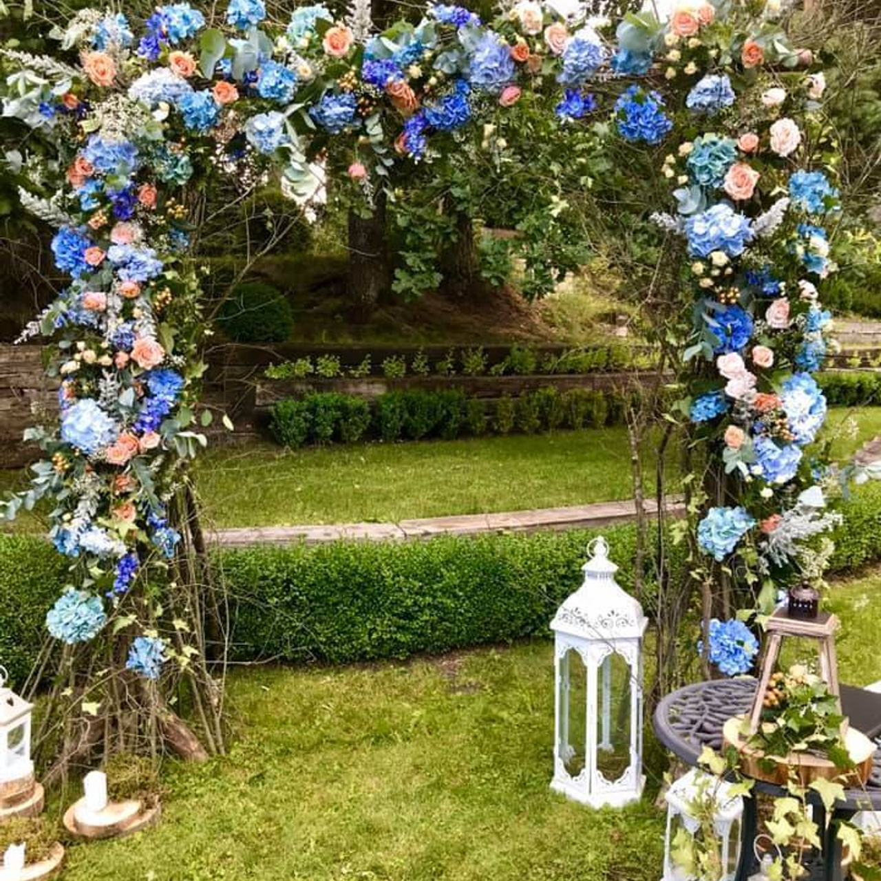 Līgavas pušķis Букет невесты свадебная церемония арка из живых цветов оформление арки выездная церемония штатив с цветами Laulīby reģestrācija kāzu Arka arka ar dzīviem ziediem