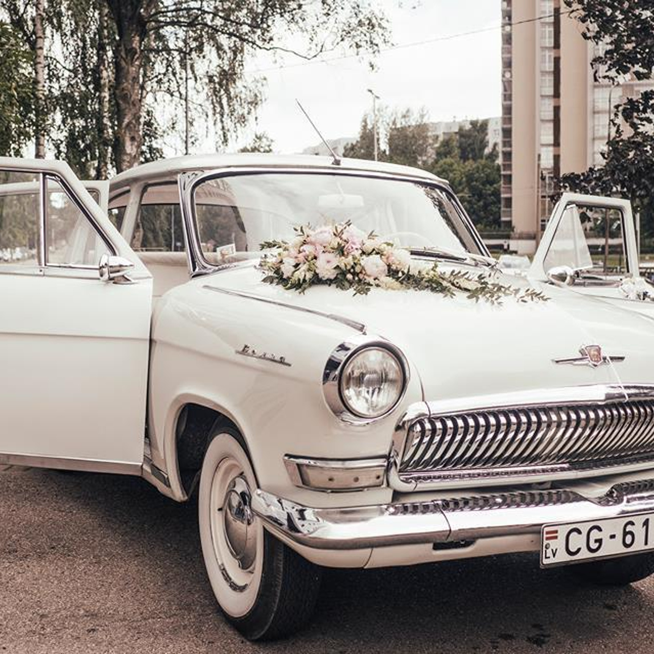 Kāzu auto dekorēОформление свадебной машины
Оформление свадебного авто
Декор на машину
Композиция на машину
Mašīna dekors
Kāzu autošana