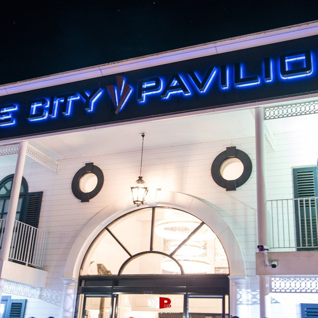 REVIEWS. Pro-Photography