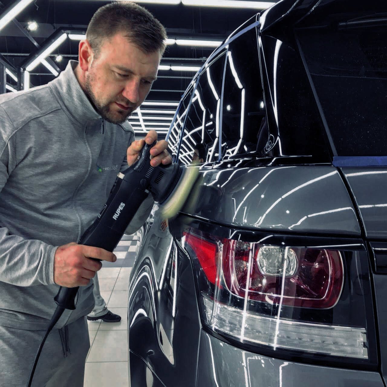 Детейлинг Кишинёв ремонт сколов защитная пленка защитный восковой пирог полировка стекла 