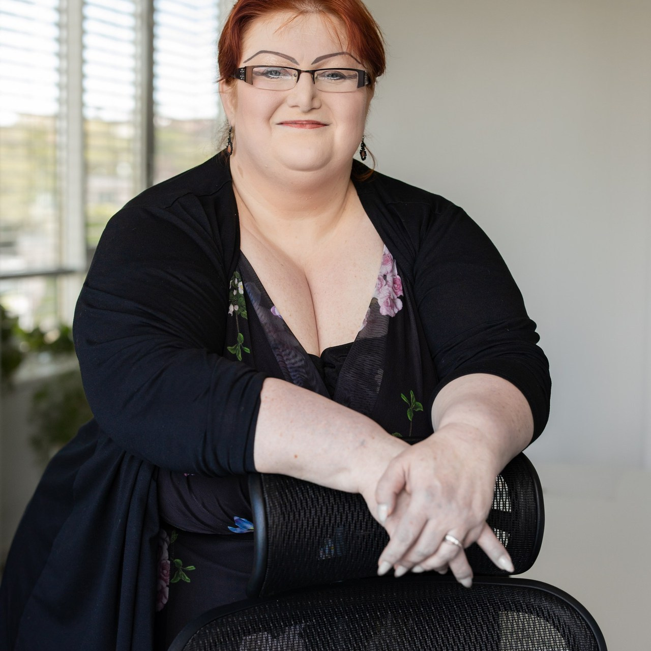 Review. Dana Lišková — Empathetic Photographer | Introspective Artist |Neurodivergent Coach | Founder of Artepy.cz