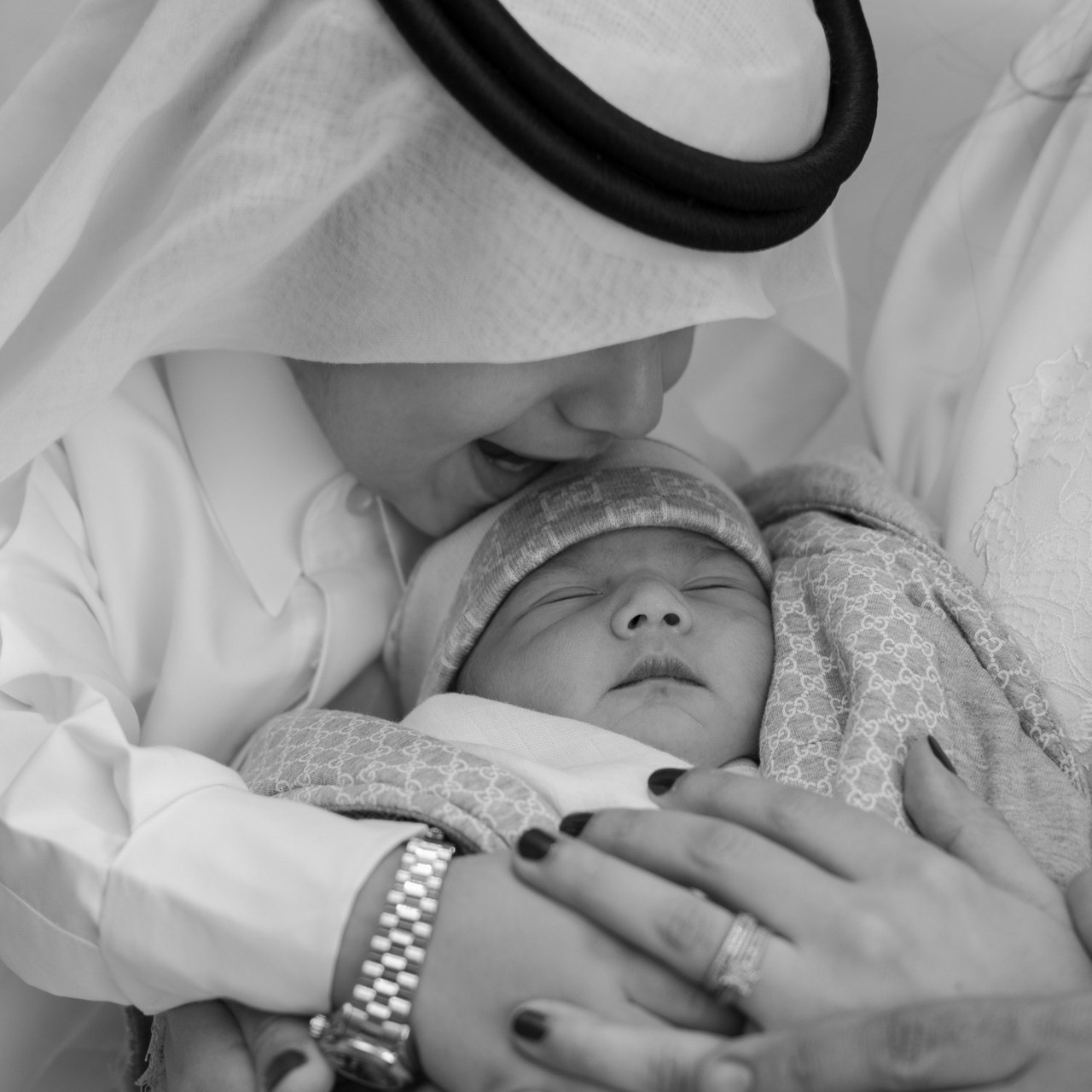 REVIEWS. Couple, Maternity & Family Photographer in Dubai, UAE & Worldwide
