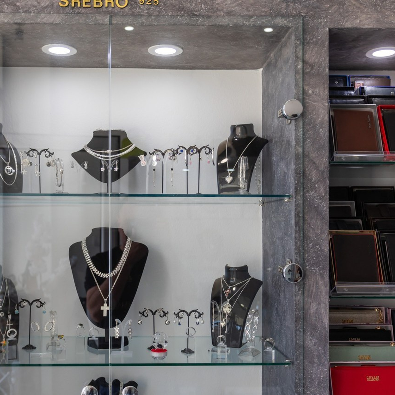 Recenzije. Adam Radosavljevic fotograf