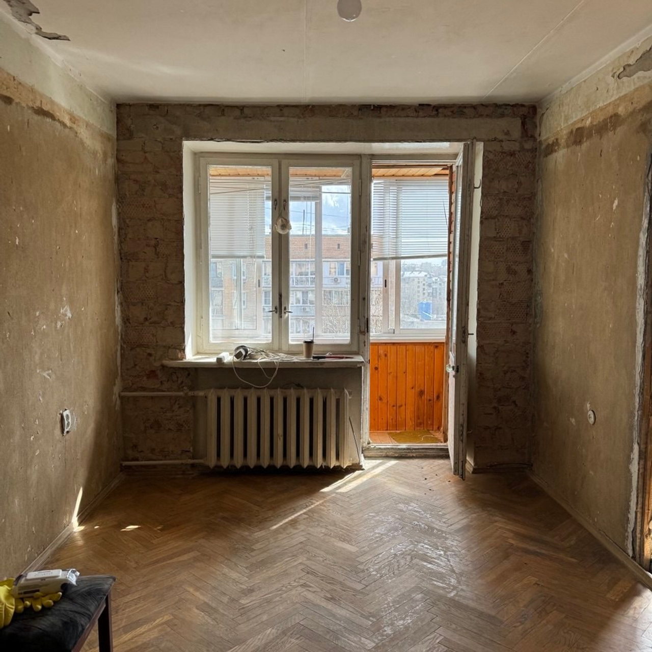 Исходное состояние квартиры на Комсомольском проспекте до начала ремонта по проекту Анастасии Заркуа.