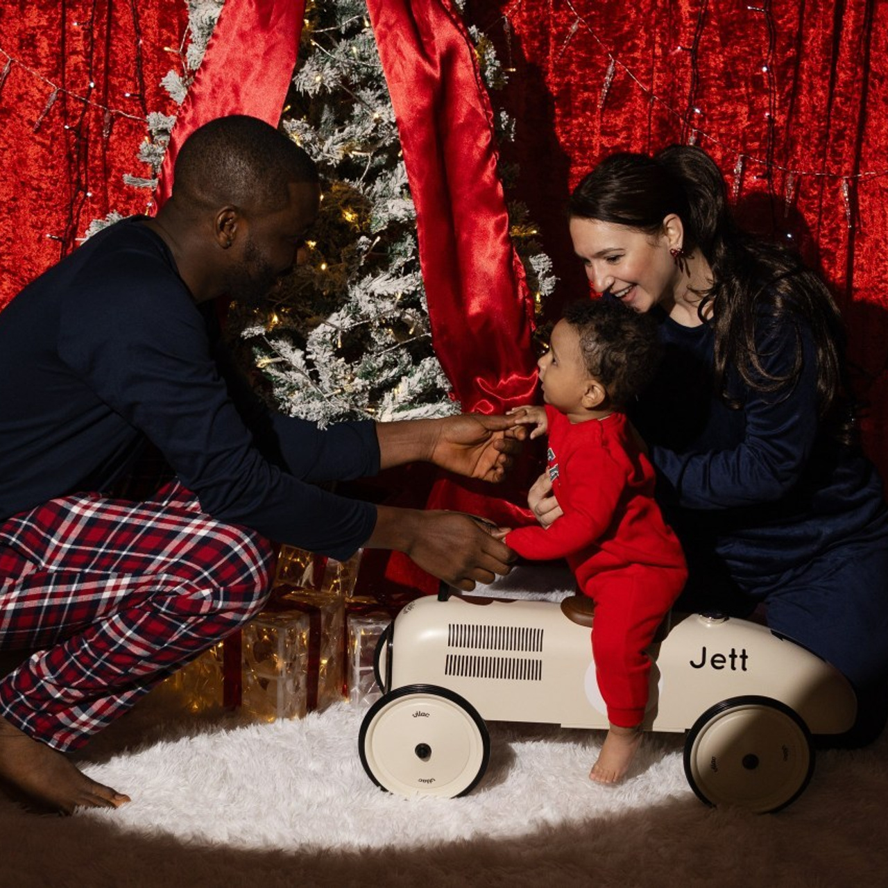 Feedback. Women’s photographer in Coventry, UK. Boudoir and portraits are my focus; I also capture couples, mini weddings, maternity & newborns