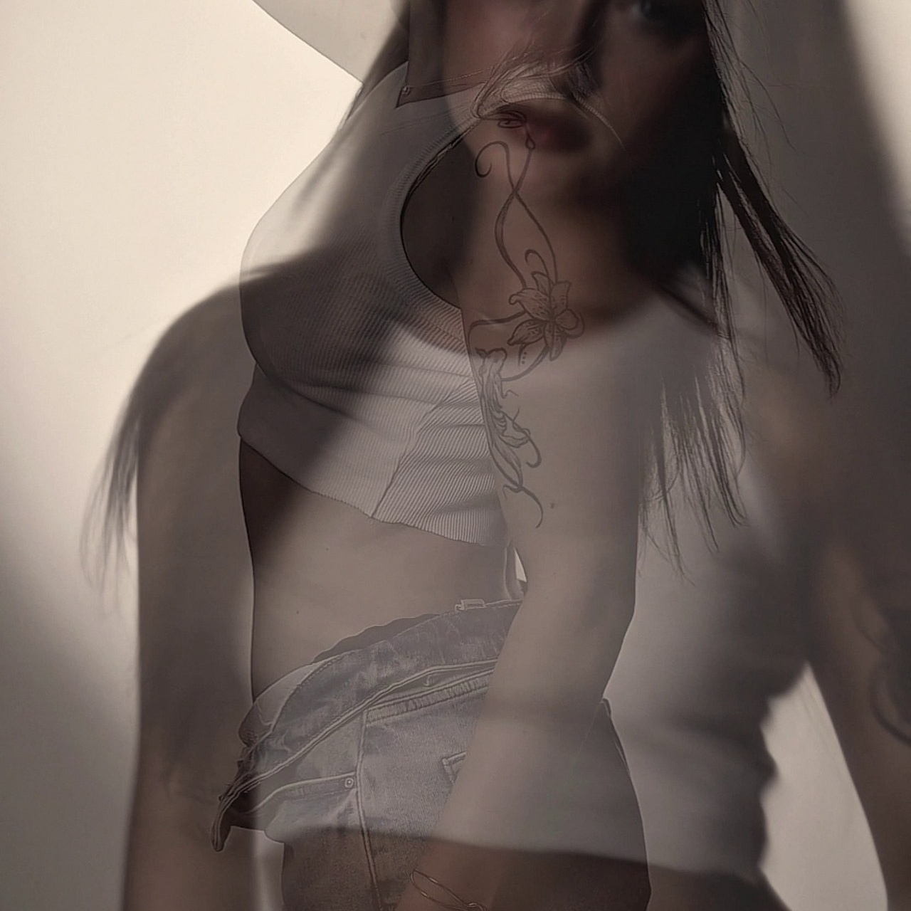 Feedback. I’m Laura, a portrait photographer in Coventry. I specialise in female portraits