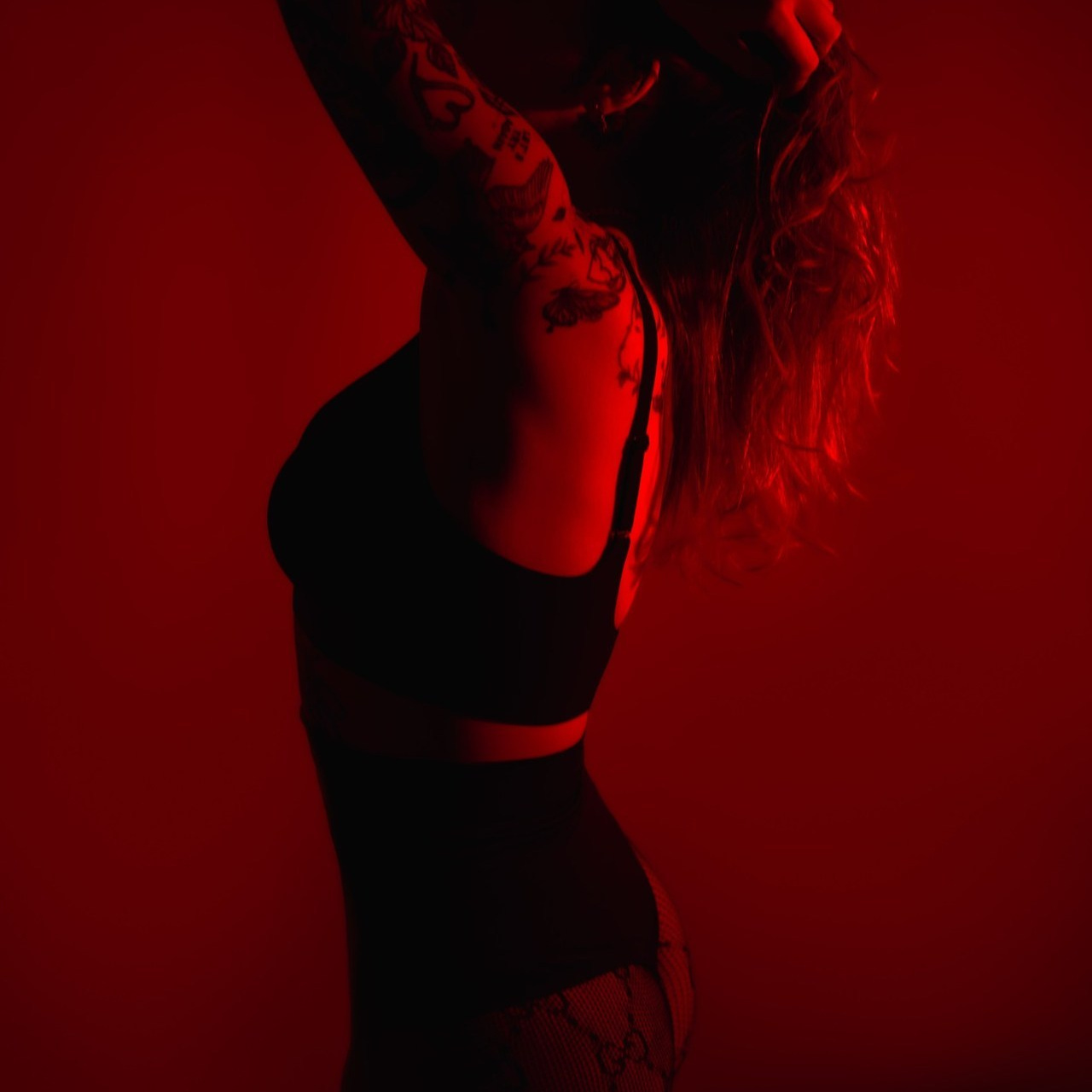 Feedback. Women’s photographer in Coventry, UK. Boudoir and portraits are my focus; I also capture couples, mini weddings, maternity & newborns