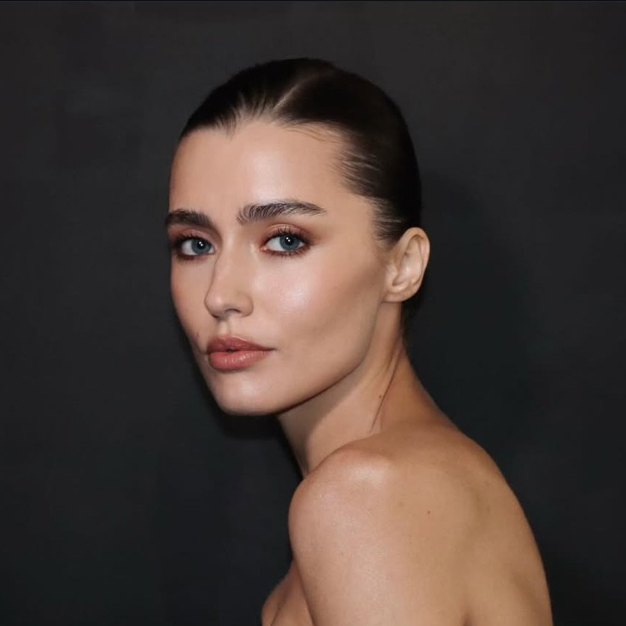 Reviews. Personal and fashion photography for brands and modeling agencies. Warsaw, Europe. Yaroslav Storchak