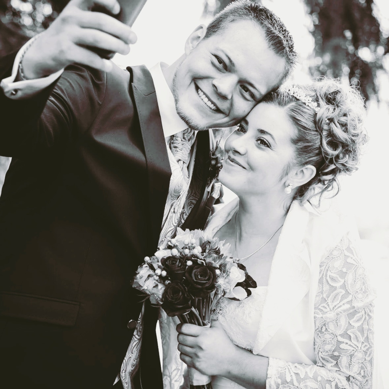 Referenzen. Ich bin Max, Designer, Art & Hochzeitsfotograf aus Germaringen