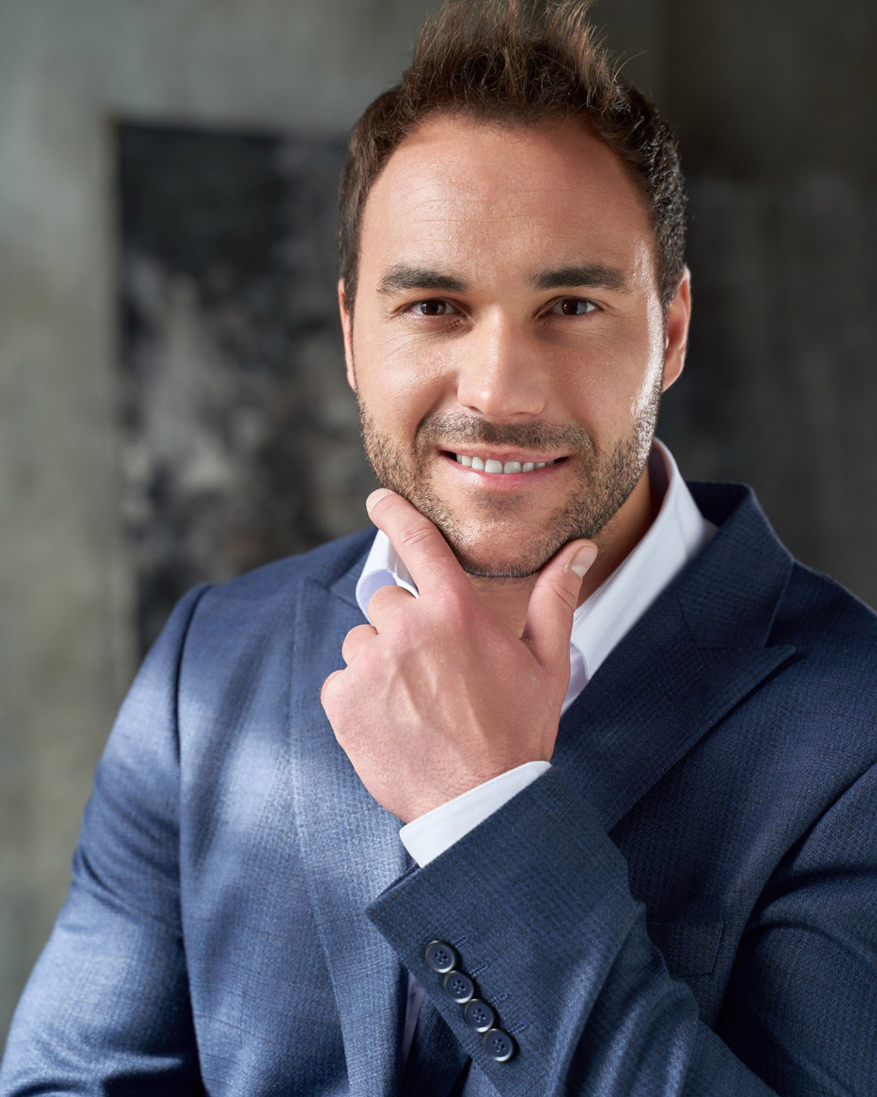 Plain background / Resume