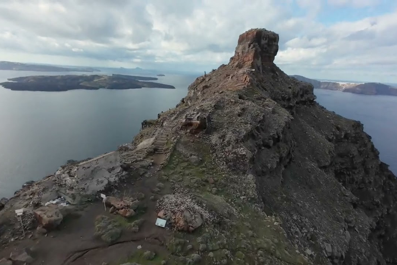 Discover the Hidden Side of Santorini | A Winter Paradise and Secret Spot in Imerovigli