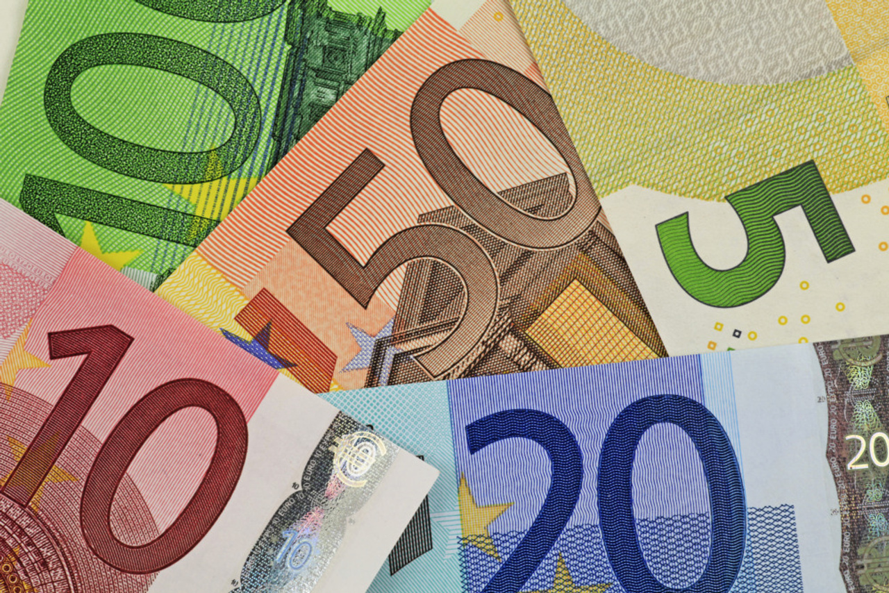 11 — деньги