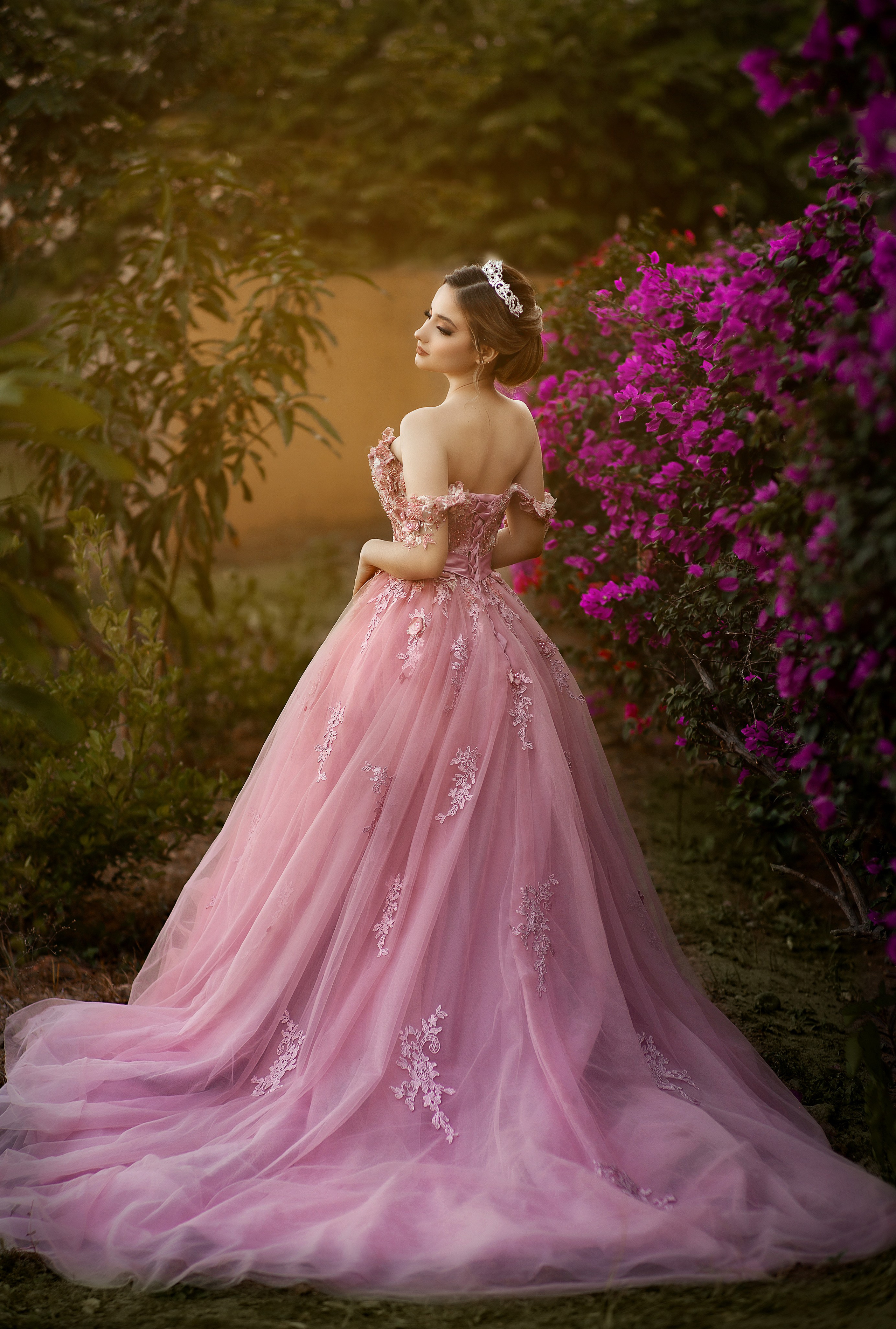 шестнадцать лет