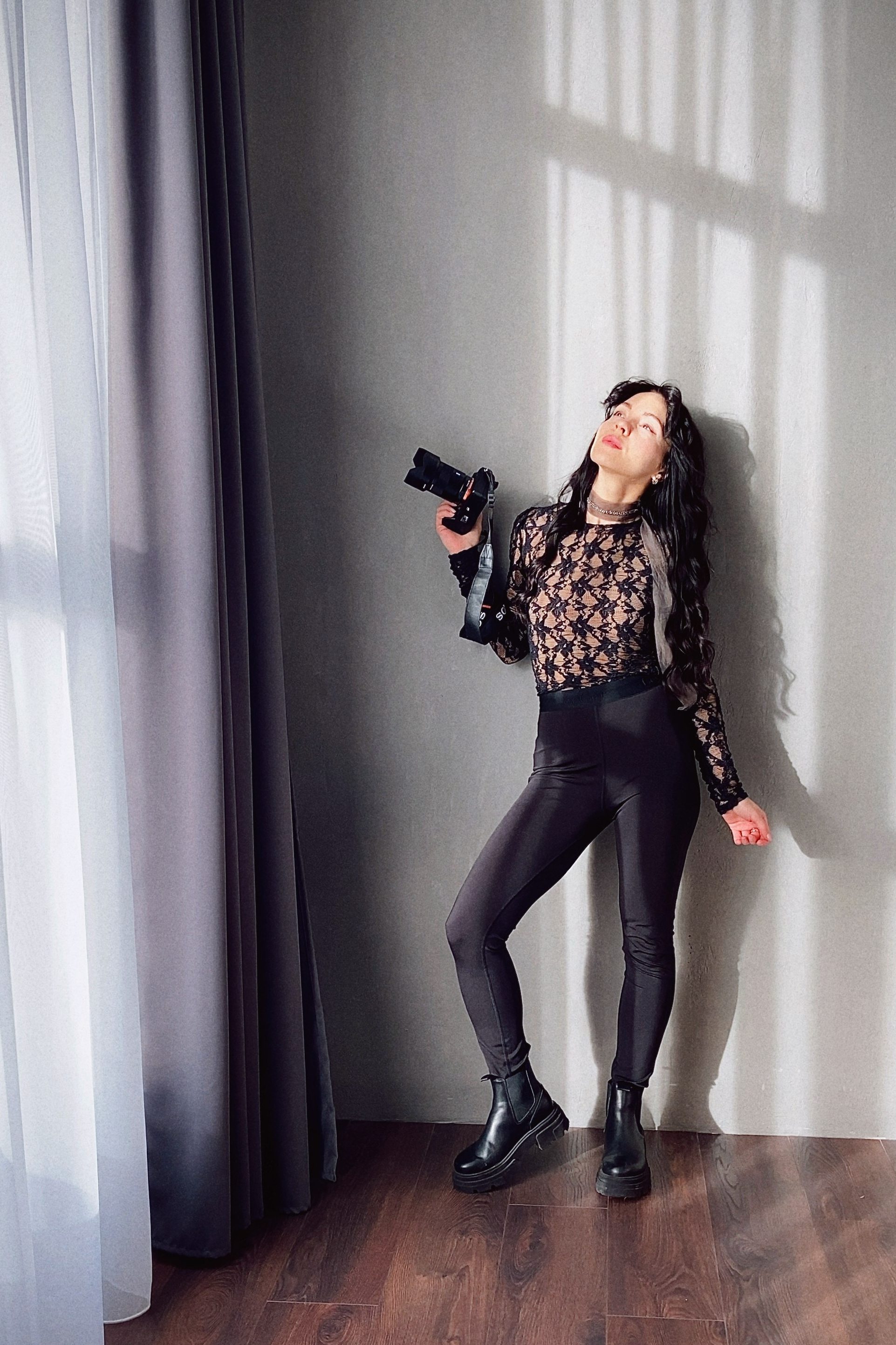 Kontakti. Sieviešu fotogrāfe Rīgā | Buduāra un portretu fotogrāfija