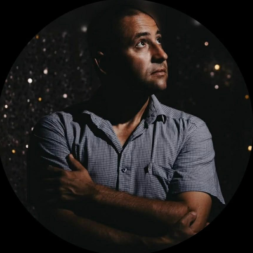 Cauți un&nbsp;videograf pentru evenimentul tău? Alege stilul cinematic și momente surprinse natural.