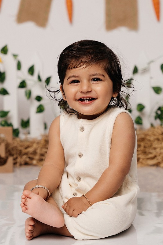 Cake smash outfits for boys. Newborn and family photographer. Hills District. Sydney