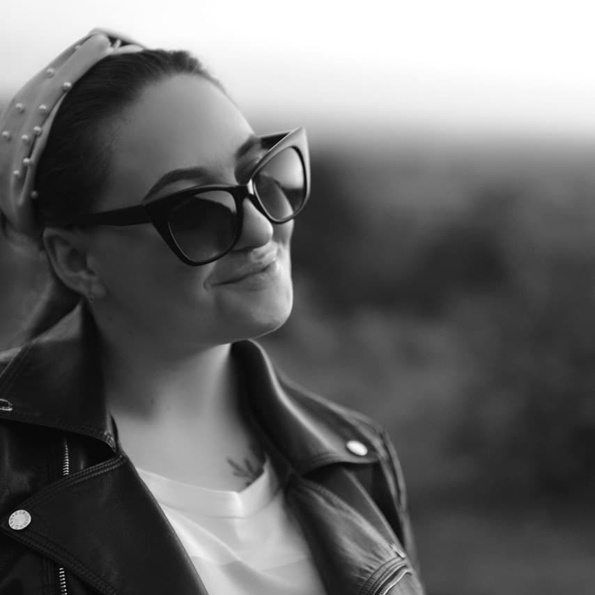 Контакти. Фотограф Вікторія Жосу Золочів