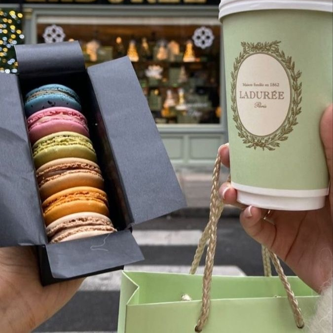 PARIS TRIP. Photographer in Paris Yulia Shkadina | Couples, engagement, pre-wedding, individual photo-shoots in Paris at the best locations