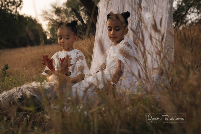 Contact information of the photographer. Rodinná, těhotenská, newborn a lifestyle fotografka v Písku Oxana Telupilova