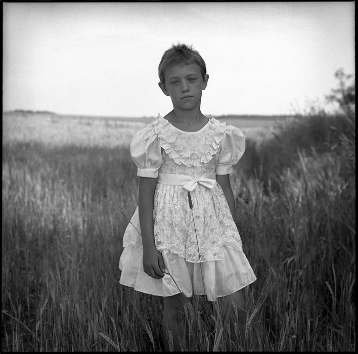 © Irina Chmyryova / Girls from the Outskirts. 12 photos about fragile femininity and elusive beauty